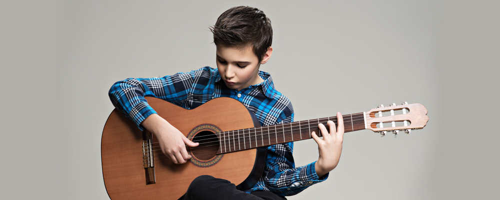 4 grandes beneficios del aprendizaje musical para niños y adolescentes